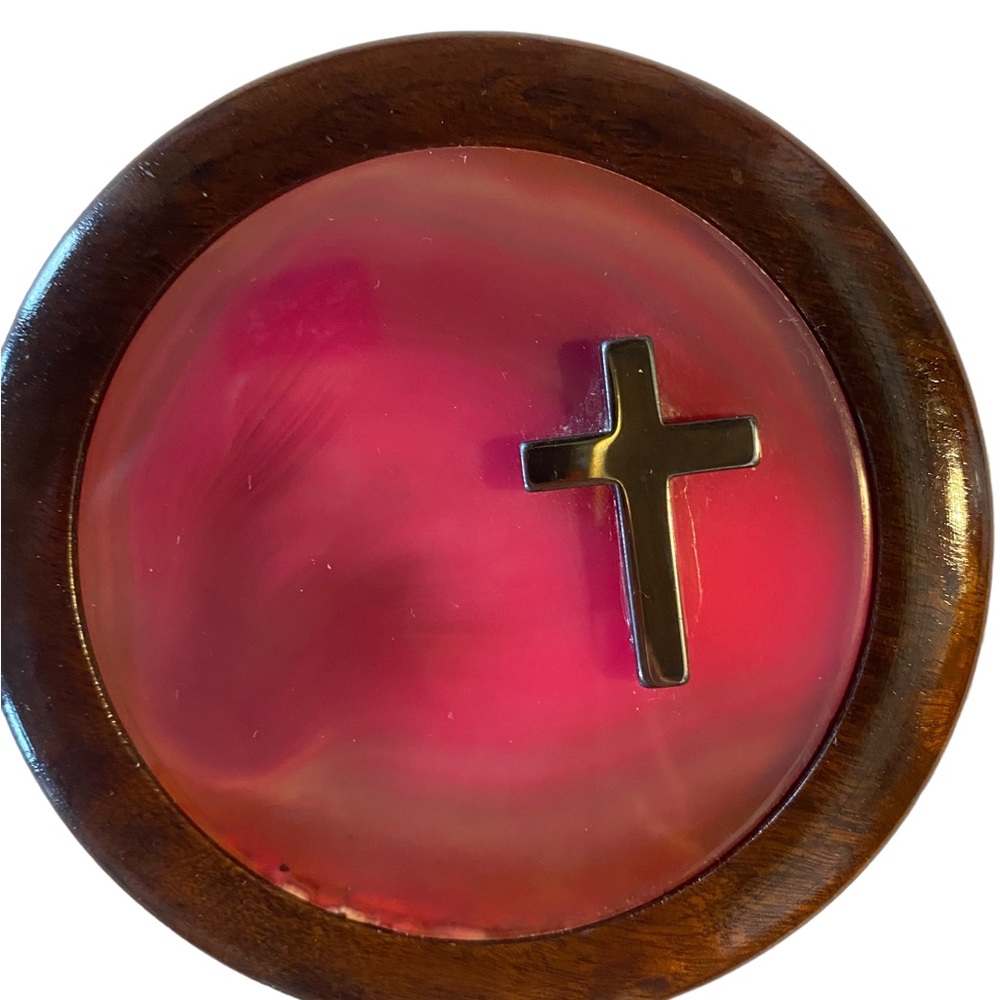 Beautiful Vintage Wooden Resin Ring Container with Onyx Cross Great Condition.